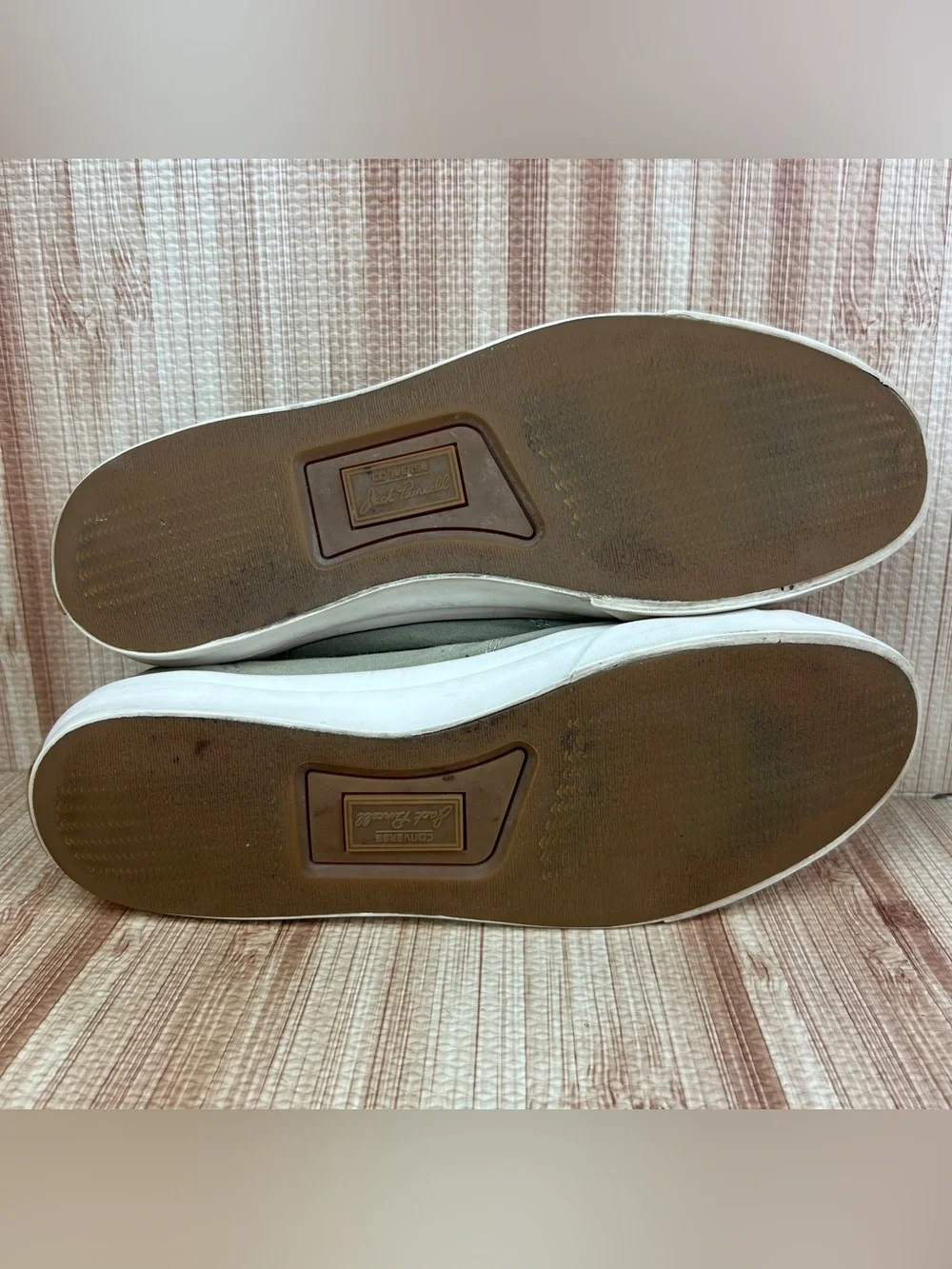 Converse this listing
